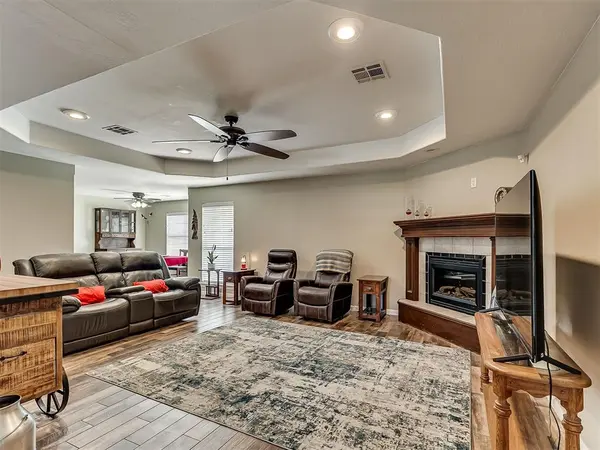 2120 Flamingo Dr, Blanchard, OK 73010