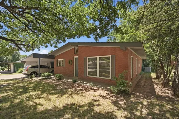 811 Myrtle DR, Edmond, OK 73034