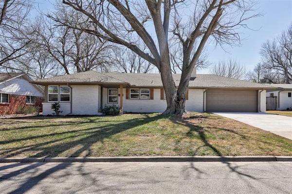 2604 Kings WAY, The Village, OK 73120
