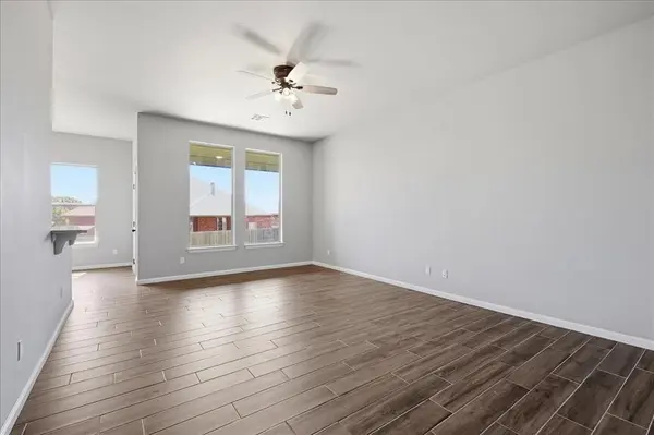 704 N Cottontail WAY, Mustang, OK 73064