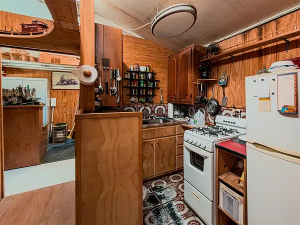 27115 W County Road 1442 RD, Cement, OK 73017