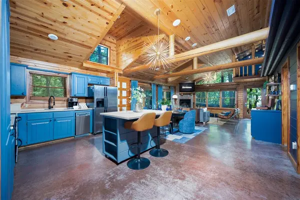 22 Steelhead Bay LN, Broken Bow, OK 74728