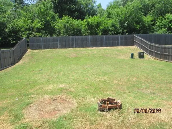 208 Tuscany CIR, Noble, OK 73068