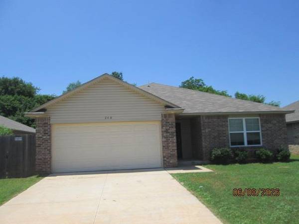 208 Tuscany CIR, Noble, OK 73068