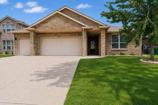 9712 Allie Hope LN, Yukon, OK 73099