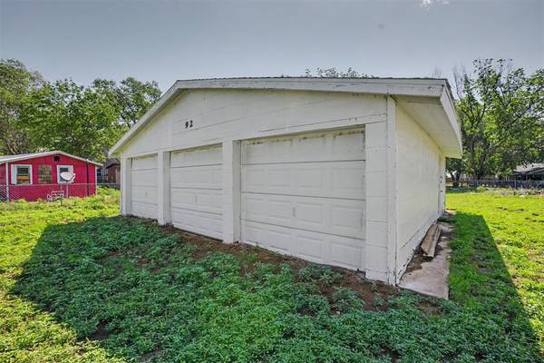 20456 E 1410 Rd #92, Lone Wolf, OK 73655