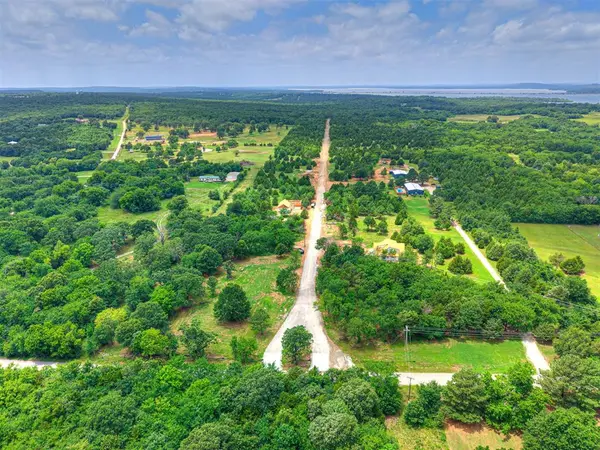 13 Emberlyn LN, Eufaula, OK 74432