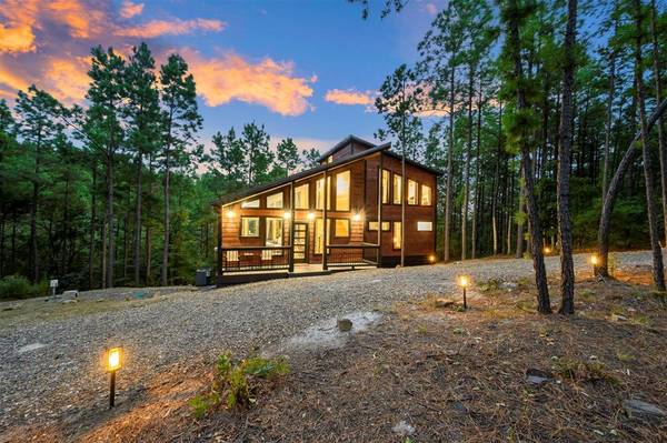 900 Timberline TRL, Broken Bow, OK 74728