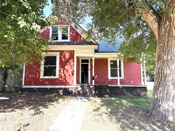 221 N Barker AVE, El Reno, OK 73036