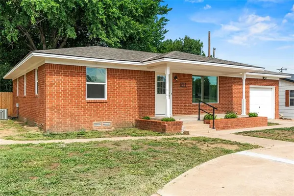 821 N Clarence Nash BLVD, Watonga, OK 73772