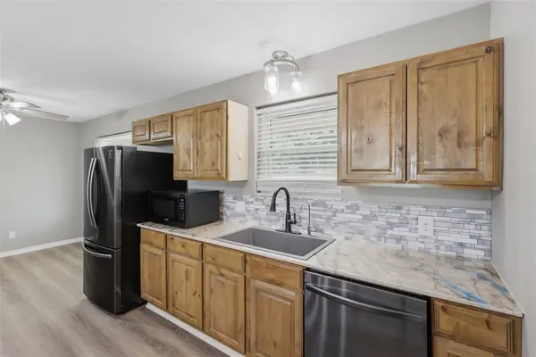1910 Lake View DR, Perry, OK 73077