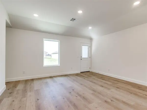 917 Hazy Brook CIR, Chickasha, OK 73018