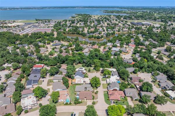 8900 Lansbrook LN, Oklahoma City, OK 73132