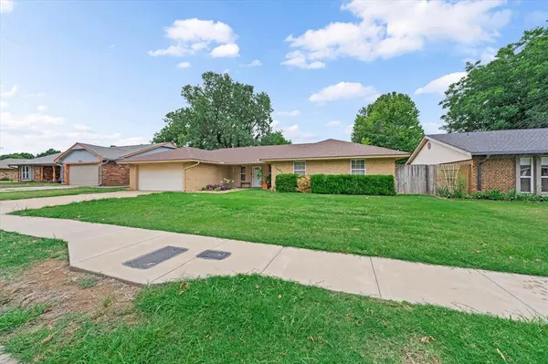 7601 Eastgate DR, Oklahoma City, OK 73162