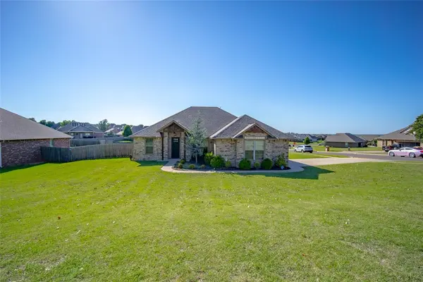 1799 Appaloosa DR, Blanchard, OK 73010