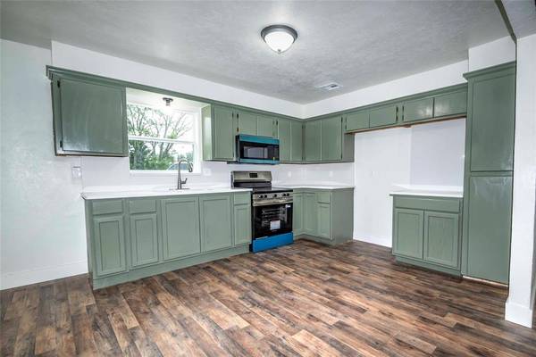 105 S Broadway, Davenport, OK 74026