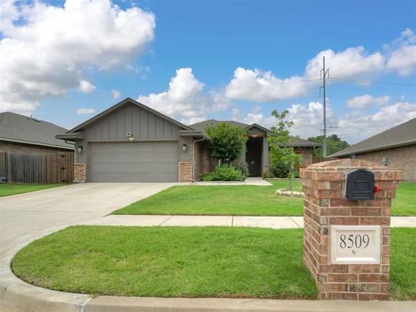 8509 NW 77th ST, Oklahoma City, OK 73132