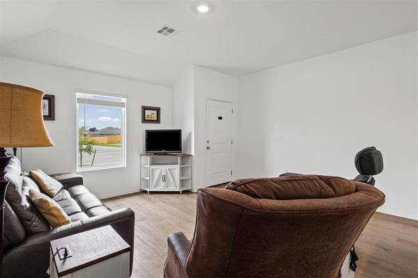3880 Ada AVE, Harrah, OK 73045