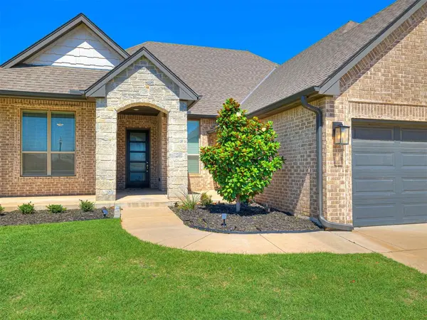 15605 Capri LN, Edmond, OK 73013