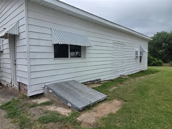 928 S 3rd ST, Chickasha, OK 73018