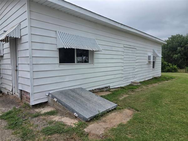 928 S 3rd ST, Chickasha, OK 73018
