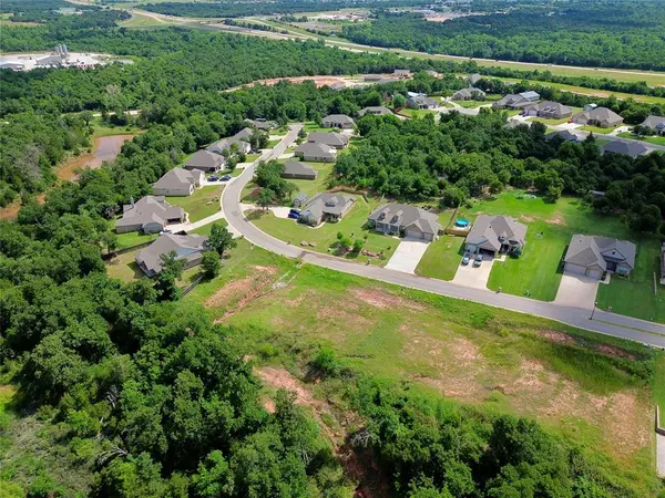 8875 Overlook DR, Guthrie, OK 73044