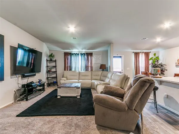 1229 Chuck Wagon DR, El Reno, OK 73036
