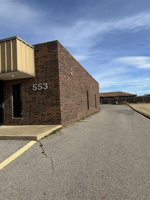 553 S 30th ST, Clinton, OK 73601