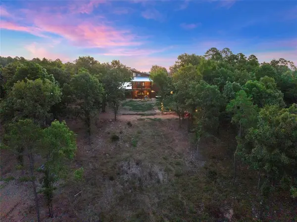 429 Woodland Bluff TRL, Broken Bow, OK 74728