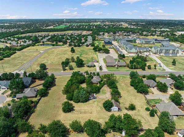 1400 W 3rd ST, Edmond, OK 73003