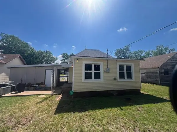209 N Stephens ST, Hobart, OK 73651