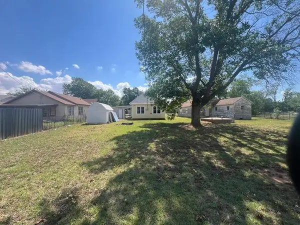 209 N Stephens ST, Hobart, OK 73651
