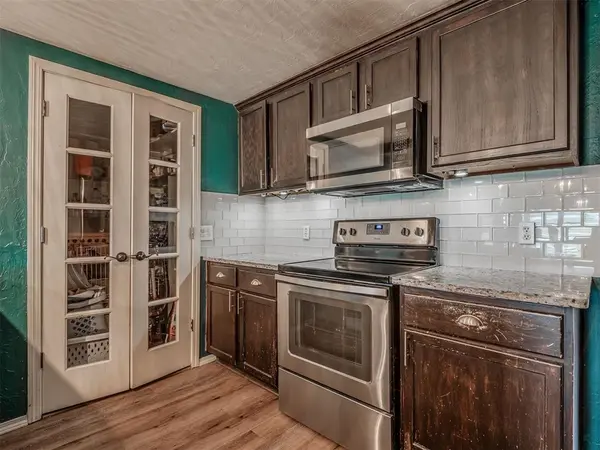 112 N Broadway ST, Crescent, OK 73028