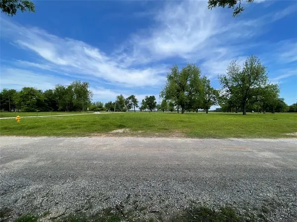 824 W Logan AVE, Guthrie, OK 73044
