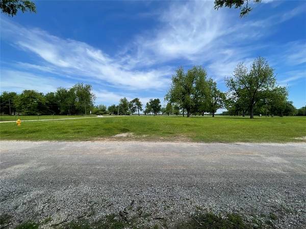 824 W Logan AVE, Guthrie, OK 73044