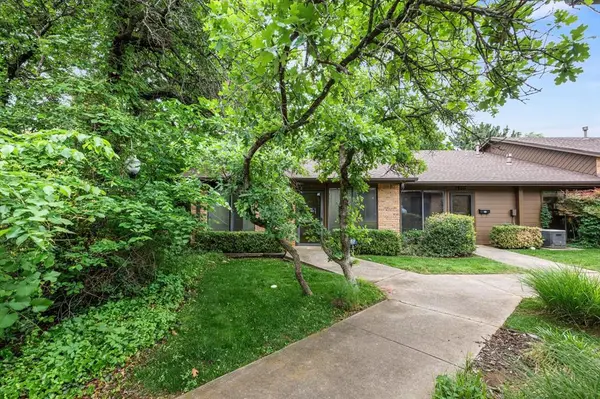 1616 E 19th ST #301, Edmond, OK 73013