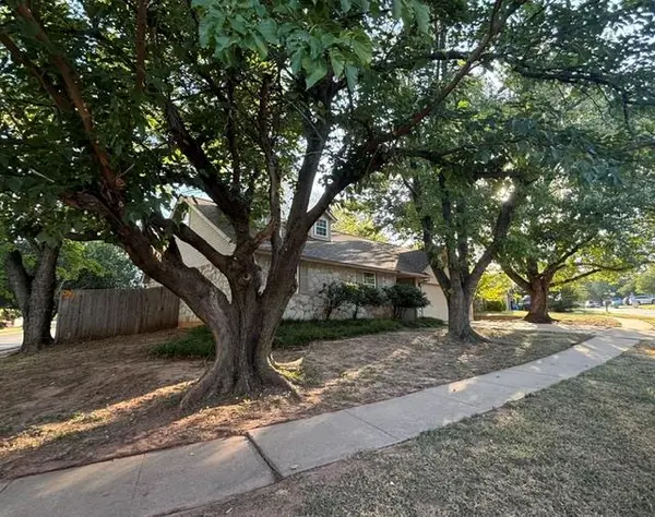 1300 NW 184th ST, Edmond, OK 73012
