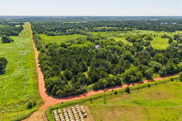 EW 0845 RD, Guthrie, OK 73044