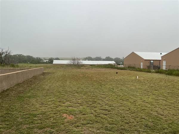 10830 N 2248 RD, Clinton, OK 73601
