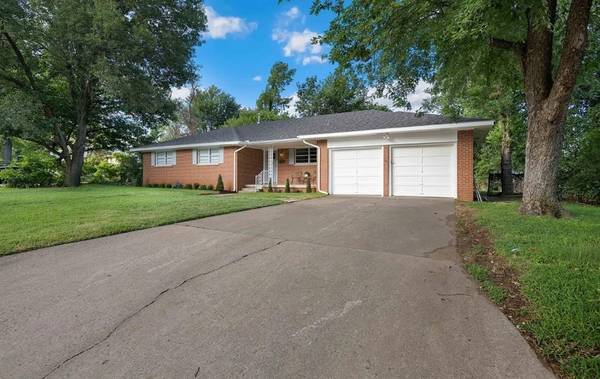1230 Avondale DR, Norman, OK 73069
