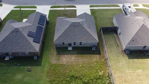 695 Foxtail DR, Newcastle, OK 73065
