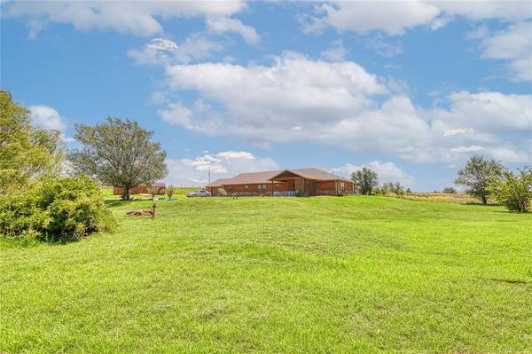 11221 N 1960 CIR, Elk City, OK 73644