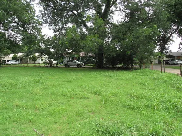 206 Washington, Pauls Valley, OK 73075