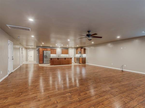 1005 Mitacek AVE, Prague, OK 74864