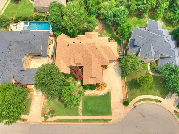 1108 Iron Bridge CT, Edmond, OK 73034