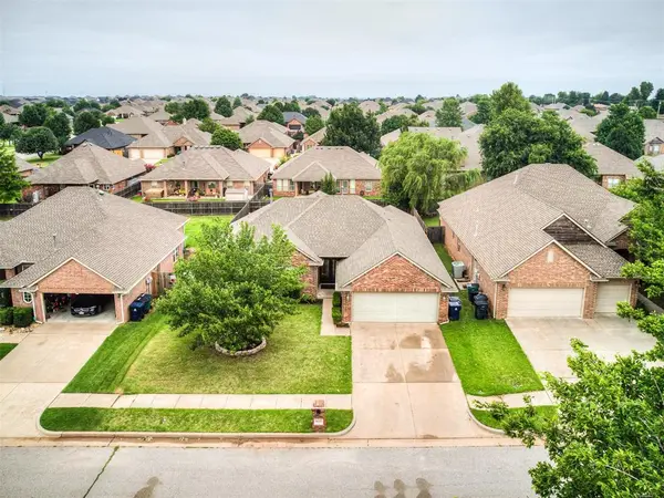 9029 NW 79th TER, Yukon, OK 73099