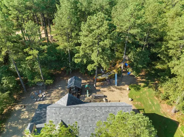 64 Walnut Hill LN, Broken Bow, OK 74728