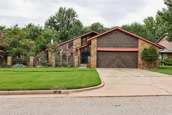 13501 Fox Hollow RDG, Oklahoma City, OK 73131