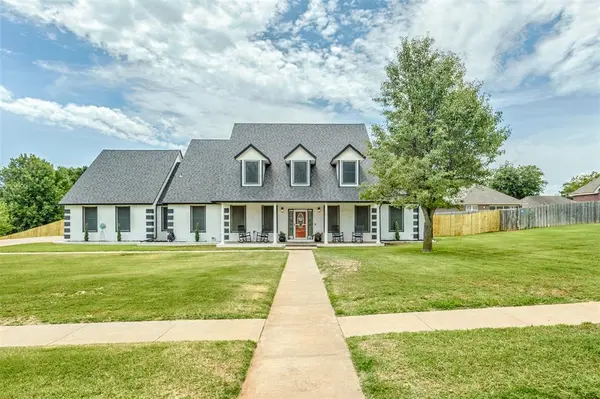 1400 E Eagle Nest TER, Mustang, OK 73064