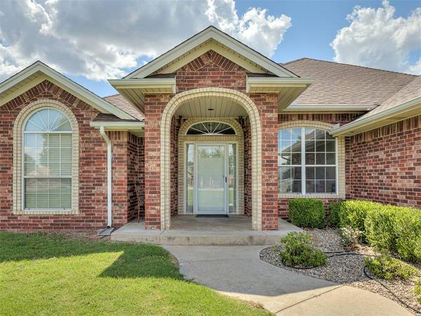 809 Grandview Rd, Tuttle, OK 73089